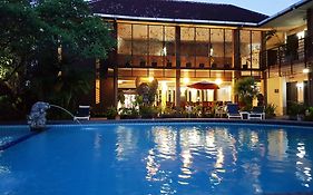 โรงแรมซานูร์ อากุง