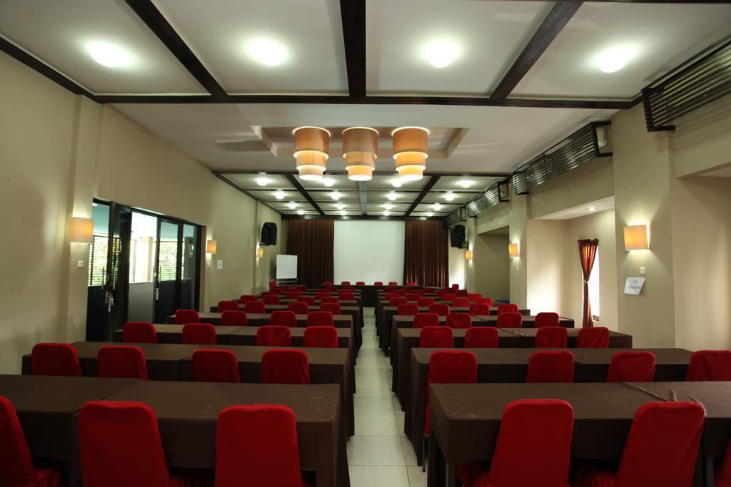 โรงแรมซานูร์ อากุง ภายนอก รูปภาพ